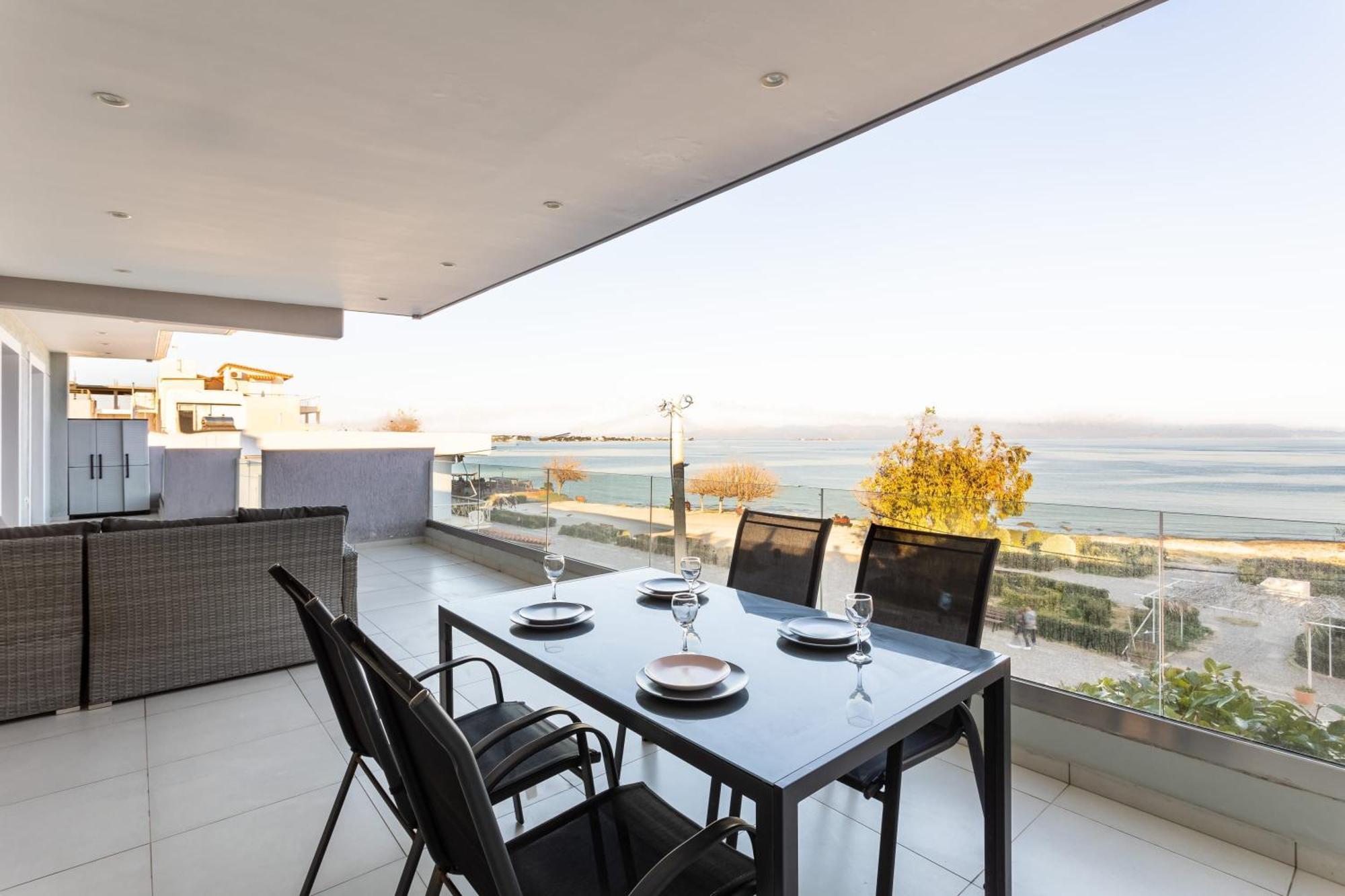 Beachfront Artemida Retreat - Peony Seabreeze Gem ภายนอก รูปภาพ