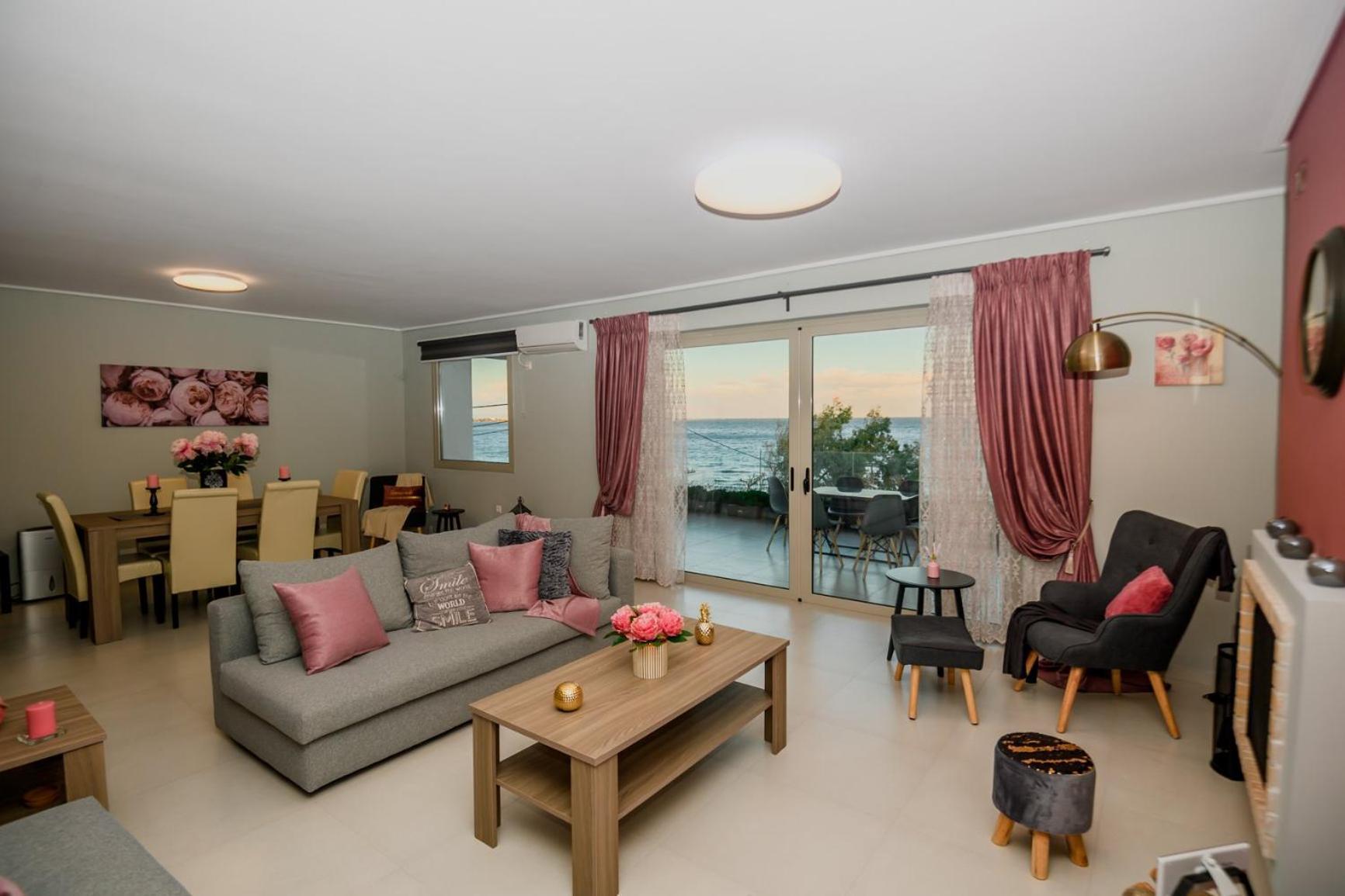 Beachfront Artemida Retreat - Peony Seabreeze Gem ภายนอก รูปภาพ